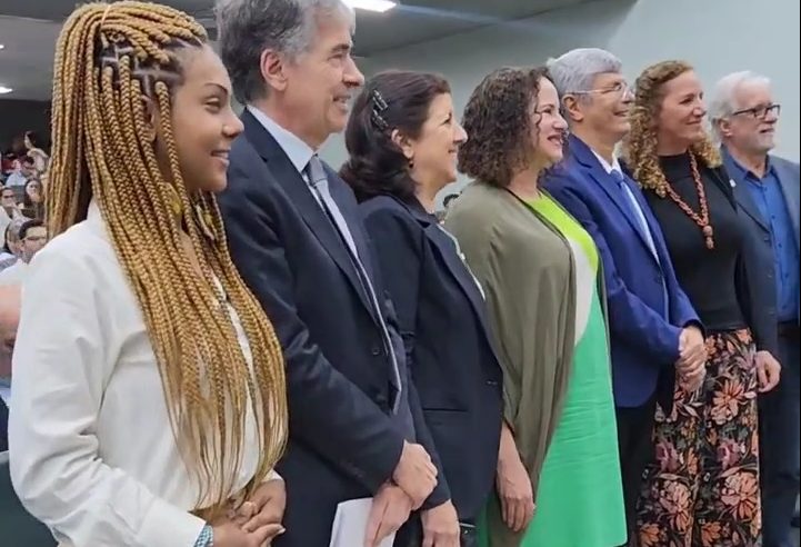 Ministra de CTI, Luciana Santos reúne comunidade científica no Rio