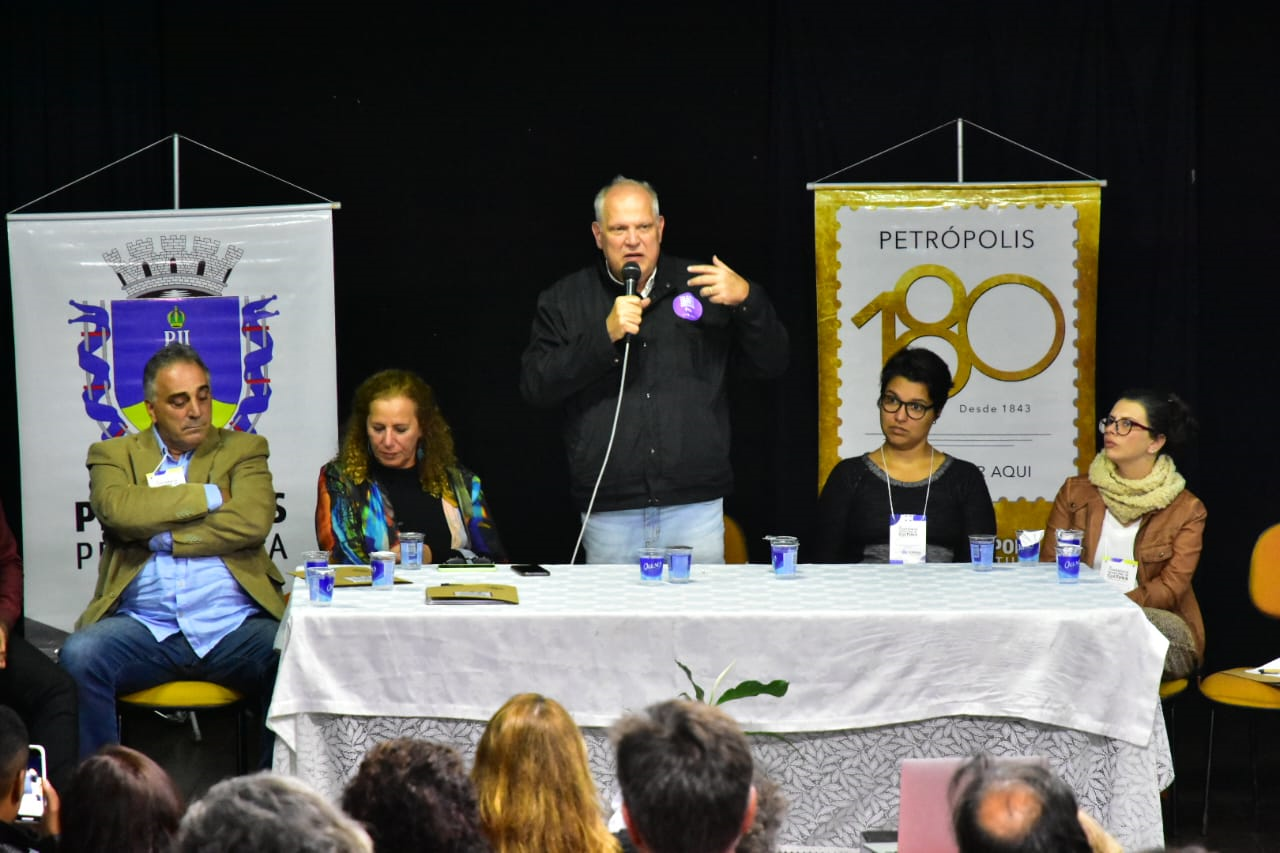 Centenas de ativistas discutem Cultura na cidade de Petrópolis
