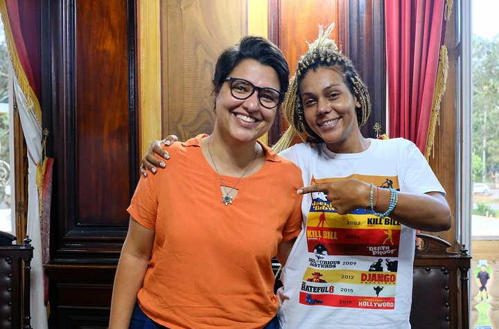 Petrópolis passa a ter primeira mulher lésbica presidenta de um partido político