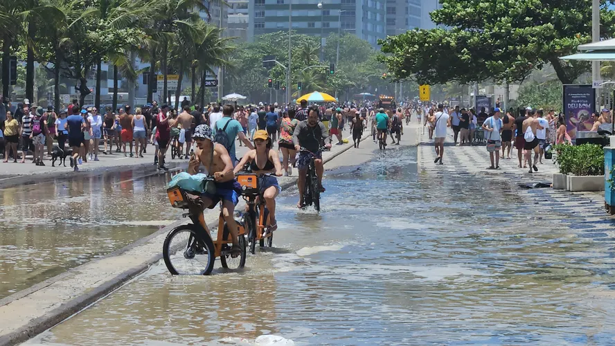 Ressaca no Rio de Janeiro: Três Afogamentos em Ipanema, Adolescente Desaparecido