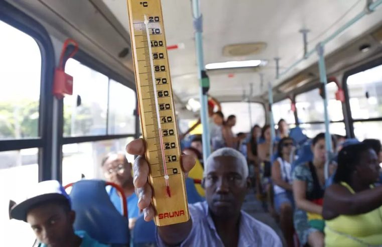 Eduardo Paes anuncia possível corte de subsídios para ônibus sem ar-condicionado no Rio de Janeiro