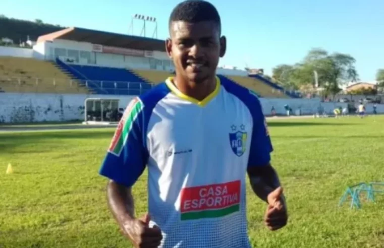 Jogador de futebol agride namorada, PMs e funcionário de boate