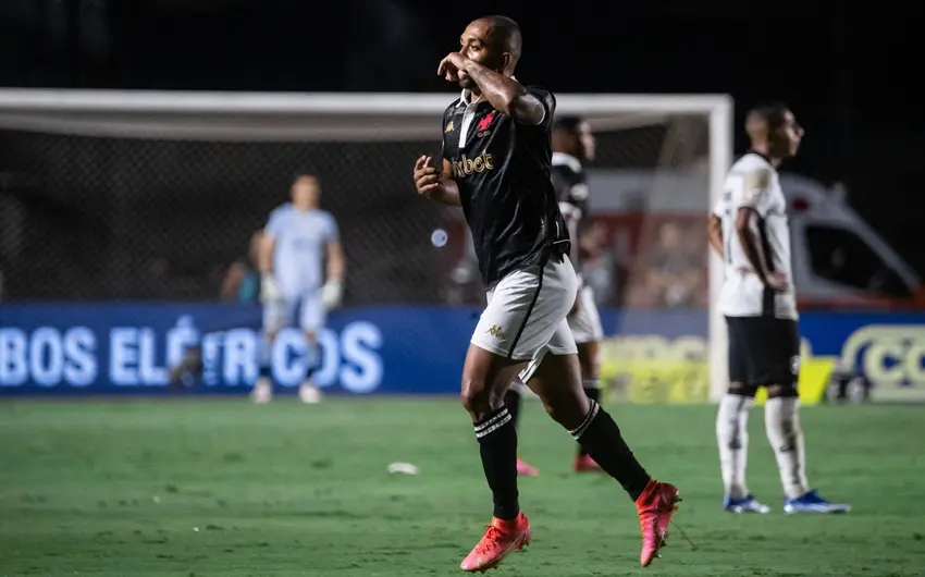 Vasco vence Botafogo no Brasileirão e sai da zona de rebaixamento