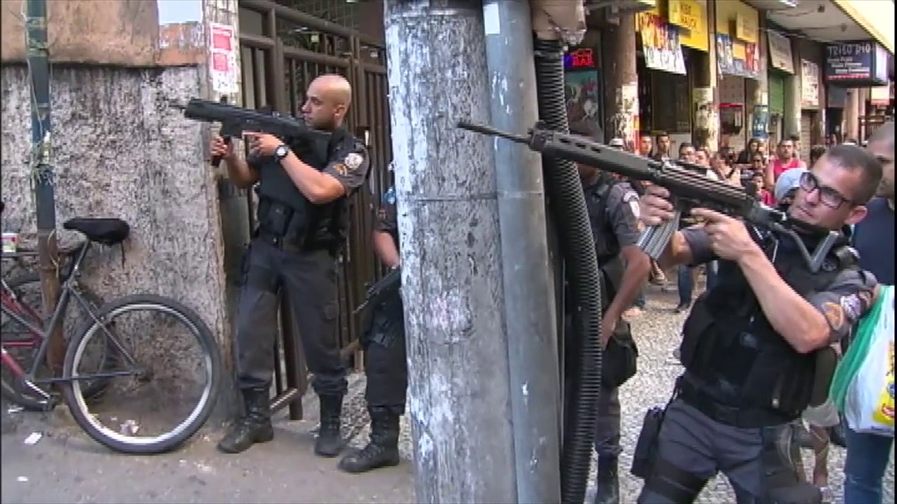 Um terço dos moradores do estado do Rio já ouviram troca de tiros próximo de casa