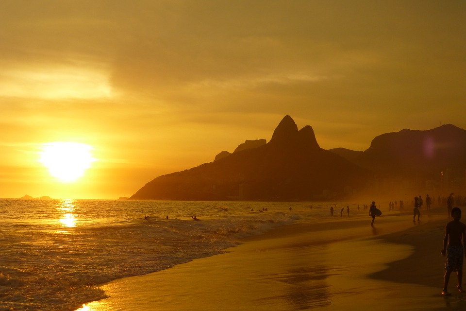 Previsão do Tempo no Rio: Céu Claro, Calor e Maré Ressaca Dão Lugar a Dias de Praia