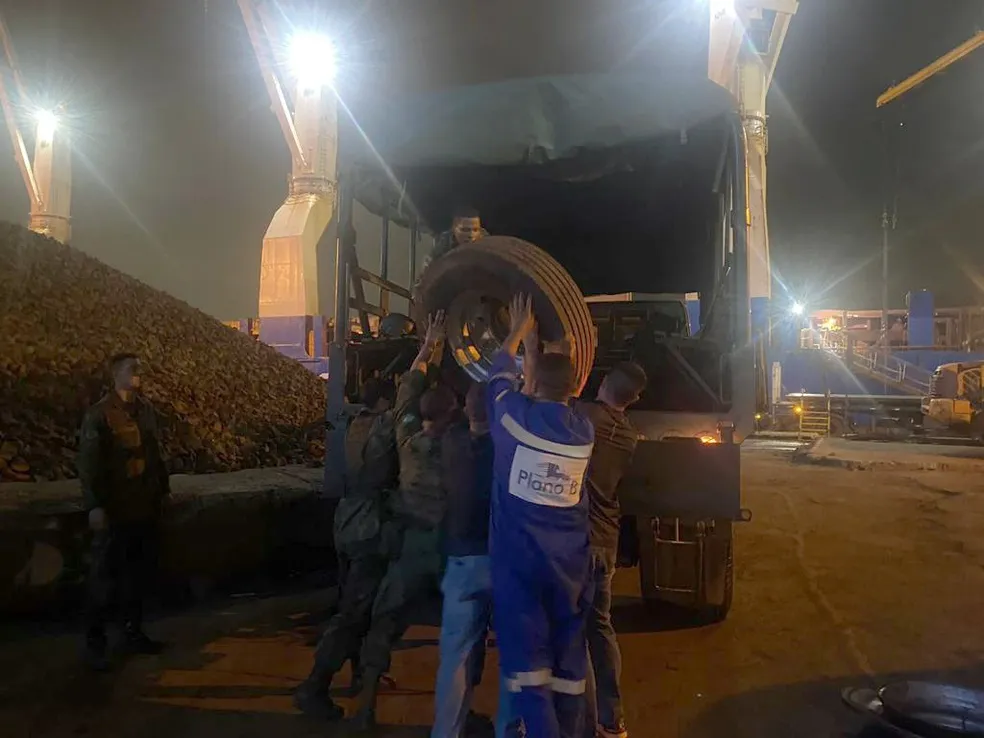 Polícia Federal apreende 160 kg de cocaína em pneus de caminhão em Maricá
