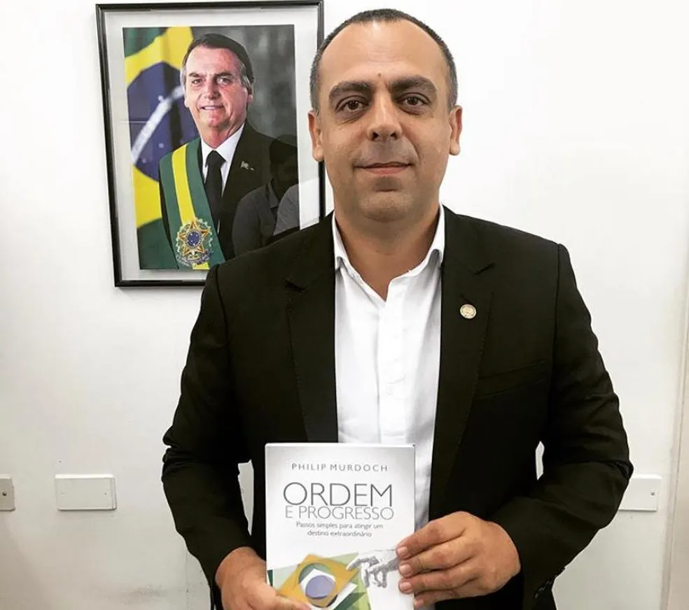 Deputado bolsonarista propõe legalizar milícias de ‘justiceiros’ no Rio de Janeiro