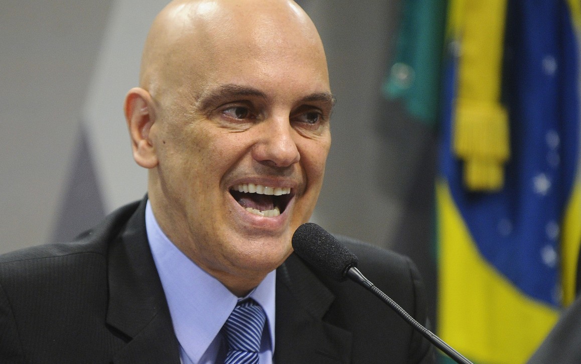 Moraes foi quem autorizou operação da PF contra Carluxo