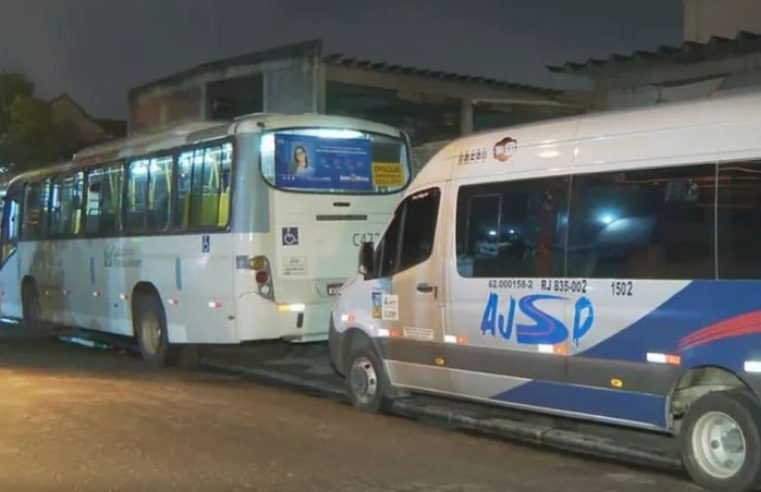 Ônibus de Angra dos Reis é alvo de assalto no Rio de Janeiro