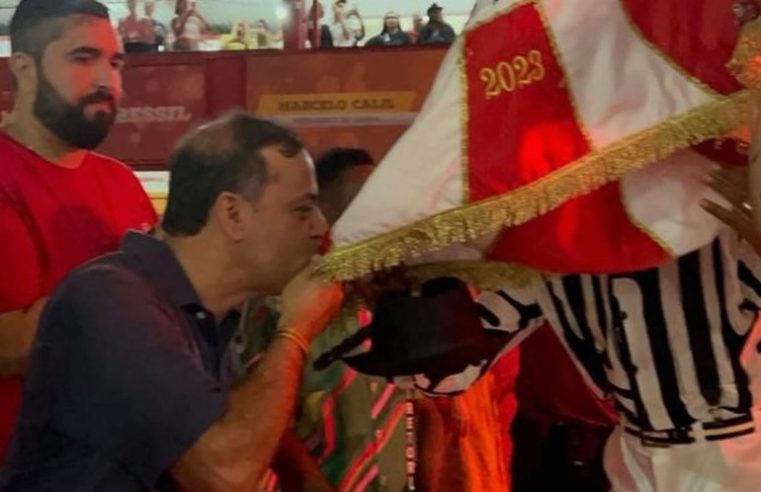 Rodrigo Neves e Axel Grael celebram vitória da Viradouro no carnaval carioca