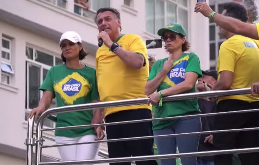 Bolsonaro pede anistia a terroristas mas admite que sabia da minuta golpista