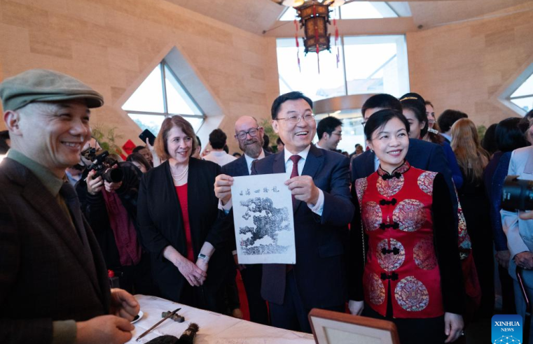 Embaixador chinês nos EUA pede fim de obstáculos a intercâmbios educacionais