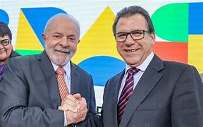 Governo Lula vai anunciar Projeto de Lei para regulamentação de aplicativos de transporte
