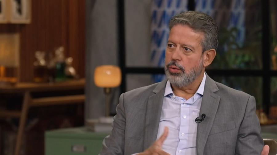 Lira ‘se manca’ e admite que errou ao atacar ministro de Lula