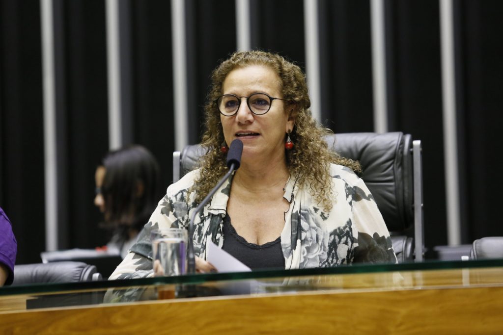 Jandira Feghali: Chega de barbárie, é hora de (re)civilizar o Parlamento