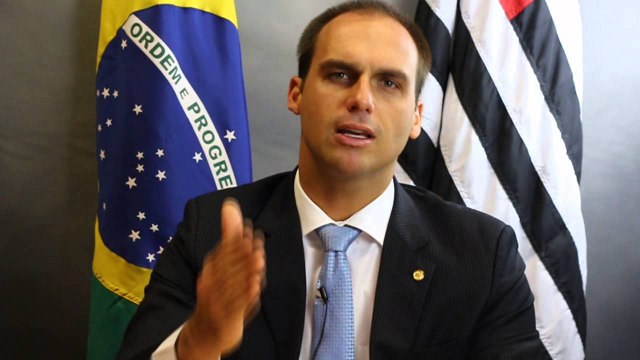 Eduardo Bolsonaro ataca Moraes, STF e Polícia Federal