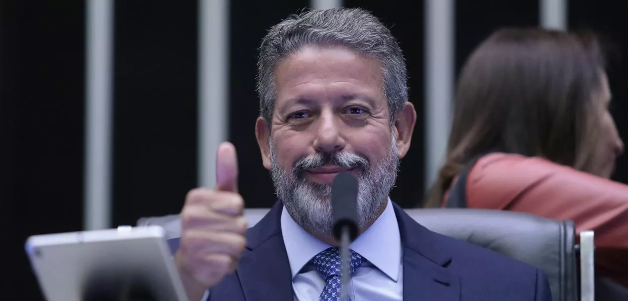 Arthur Lira busca Unificar Candidatura para Comando da Câmara em 2025, mas encontra resistência