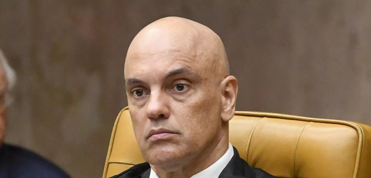 Alexandre de Moraes intima advogados do X a comprovarem representação da plataforma no Brasil