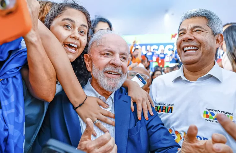 Lula reafirma compromisso com educação e anuncia expansão do programa pé-de-meia