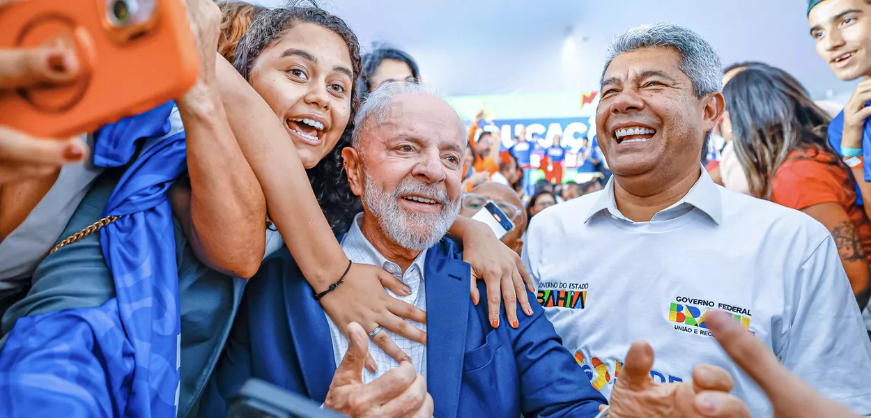 Lula reafirma compromisso com educação e anuncia expansão do programa pé-de-meia