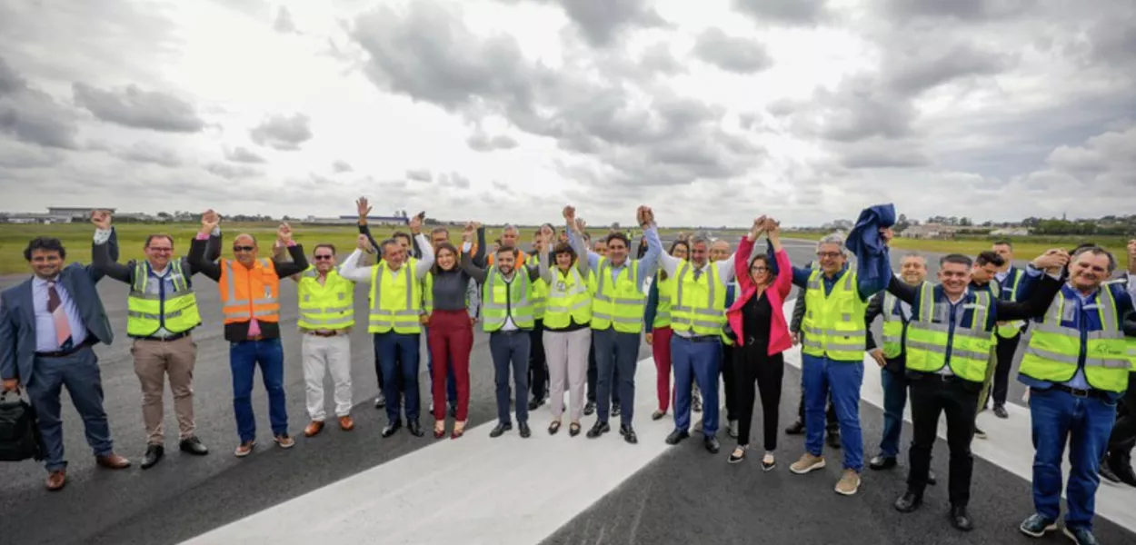 Aeroporto Salgado Filho em Porto Alegre reabre após restauração pós-enchente