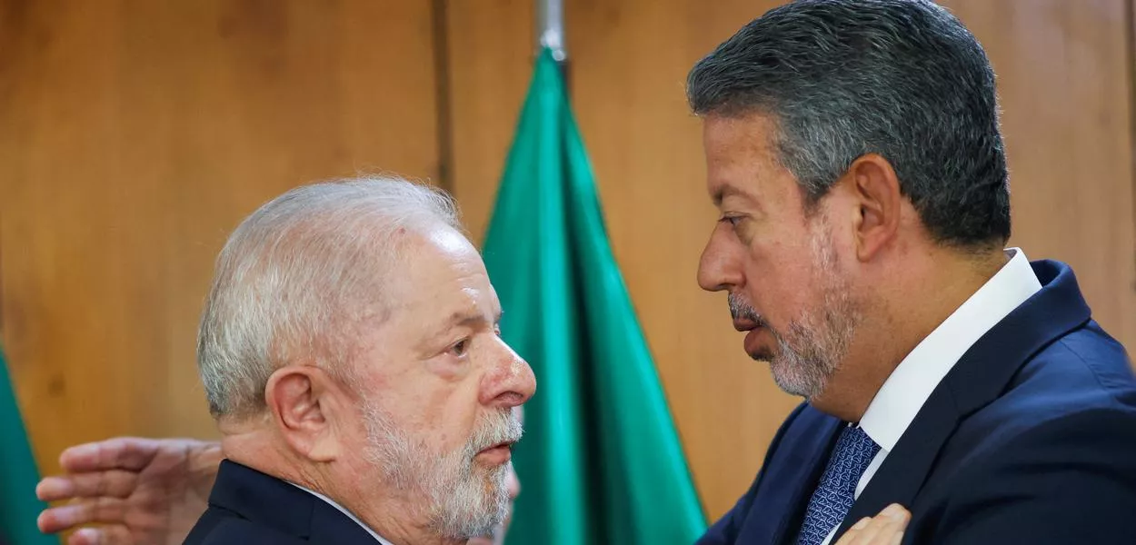 Lula e Arthur Lira discutem legalidade das emendas parlamentares após suspensão pelo STF