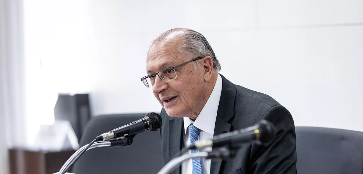 Alckmin destaca crescimento econômico do Brasil e alerta contra acomodação em seminário da câmara