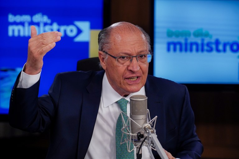 Alckmin defende regulamentação de Big Techs contra fake news