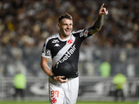 Vegetti faz 44 gols pelo Vasco e se torna o maior artilheiro estrangeiro do clube no século XXI