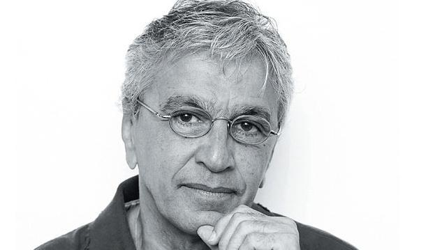 Caetano Veloso recebe prêmio da Alerj