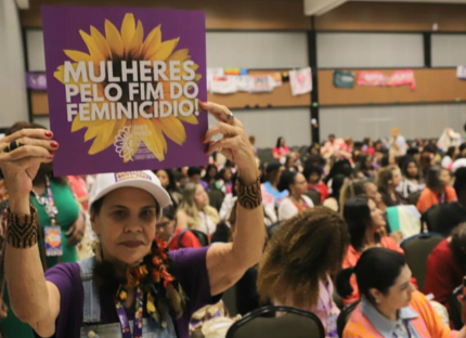 Fenae se une à marcha histórica pela cidadania feminina