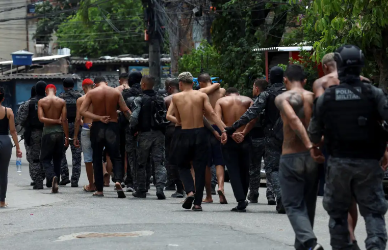 Confronto deixou 10 policiais feridos e cinco civis baleados no Rio