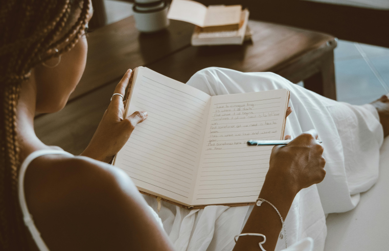 “Elas Transbordam” reúne autoras para celebrar protagonismo feminino na literatura em São Gonçalo
