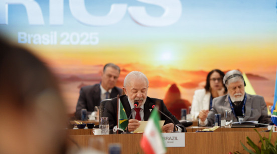 BRICS discutem rumos do bloco em ambiente popular