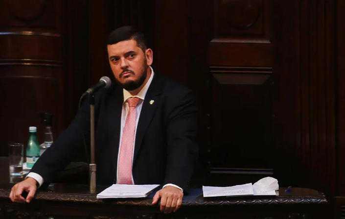 CCJ da Alerj inicia julgamento político sobre prisão de Bacellar