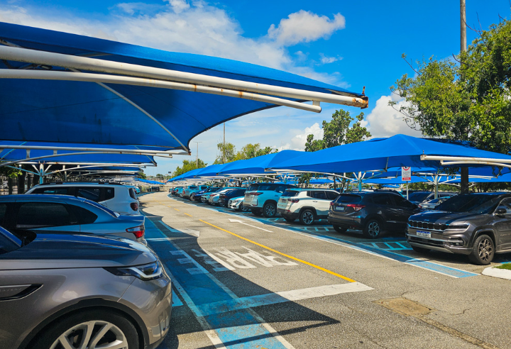 Paes libera estacionamentos em  shoppings e mercados do Rio