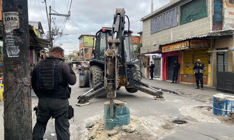 Barricada Zero tirou de 2 mil toneladas de barreiras e reabriu 414 ruas